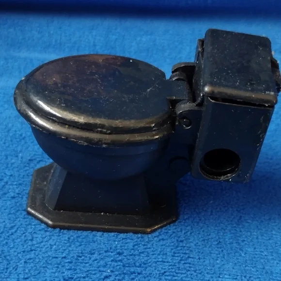 Die Cast Pencil Sharpener - Picture 2 of 5